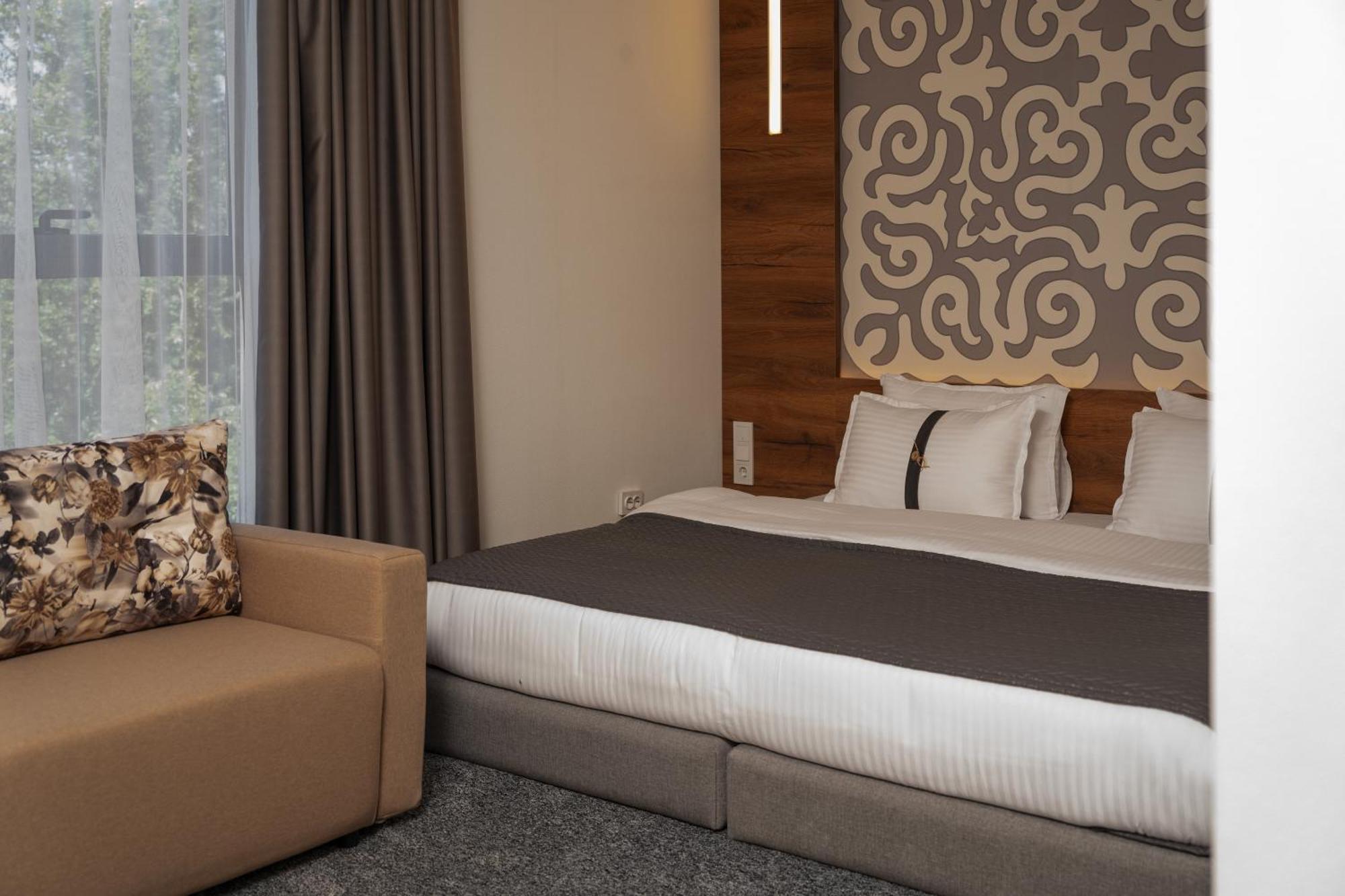 Duo Hotel By Futuro Bisjkek Eksteriør billede